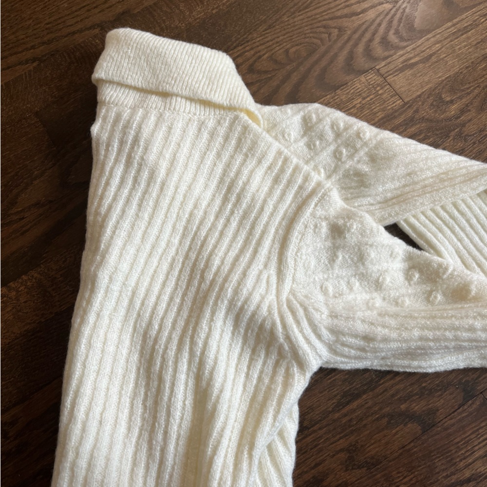 ASTR Nordstrom knitted cropped cream sweater